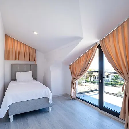 Villa Sunrise In Oludeniz, 4 Bedroom Private Pool Fethiye